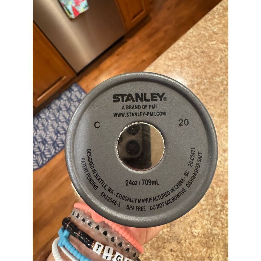 Stanley coffee thermos 24 oz - Picture 4 of 5